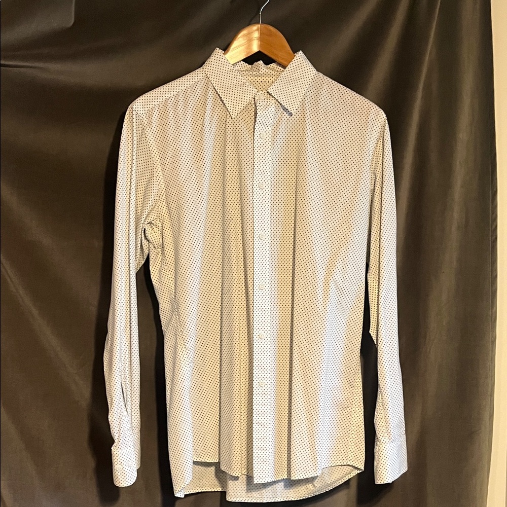 Uniqlo Men's White and Black Patterned Dress Shirt